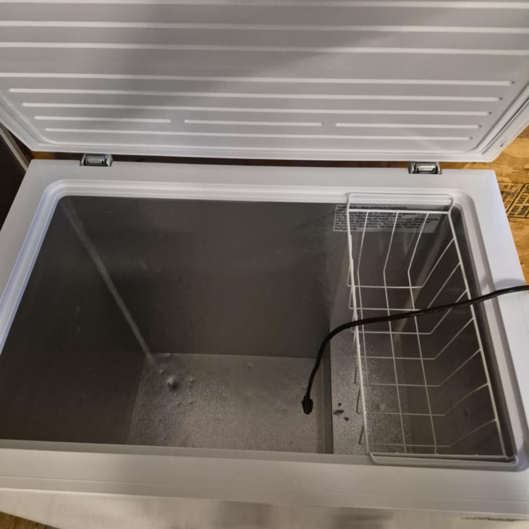 Arctic King ARC070S0ARWW, 7 Cu ft Chest Freezer, White, Refurbished